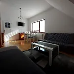 Noclegi Wegierska Gorka Rum i privatbostad